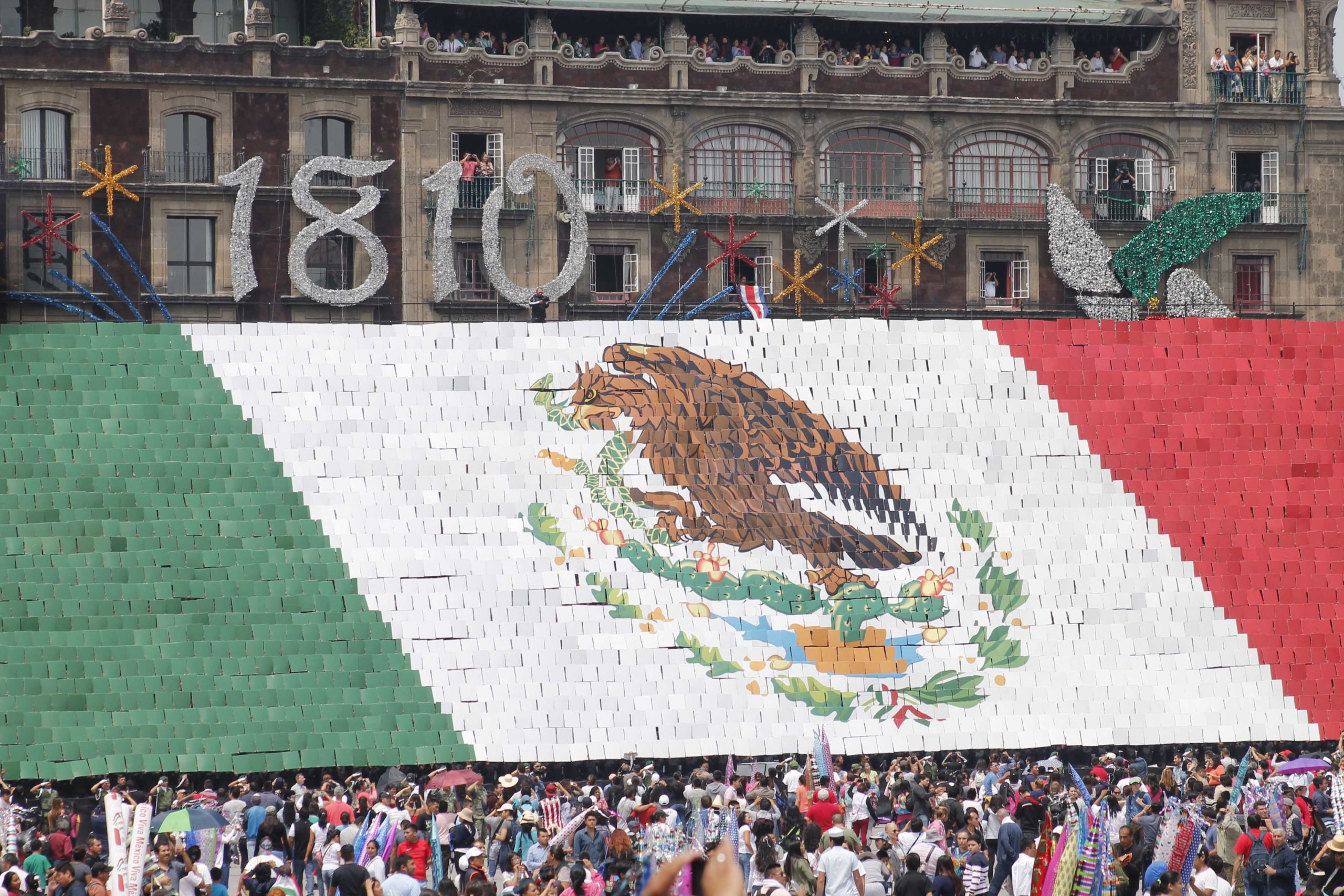 Bandera de México “Legado de Nuestros Heroes”